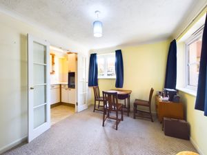 DINING AREA- click for photo gallery